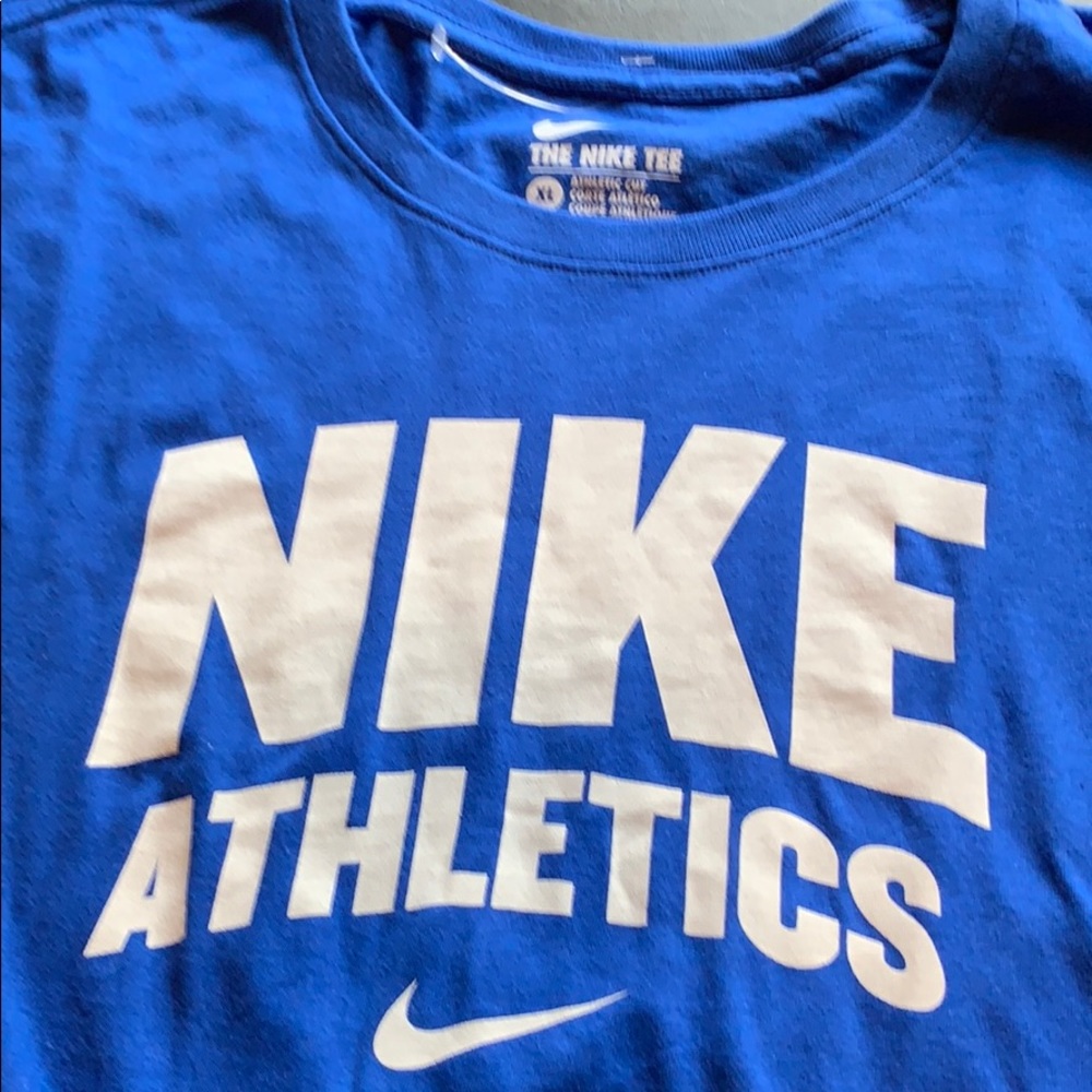 Blue Nike athletic tee shirt size size xl NWT blue